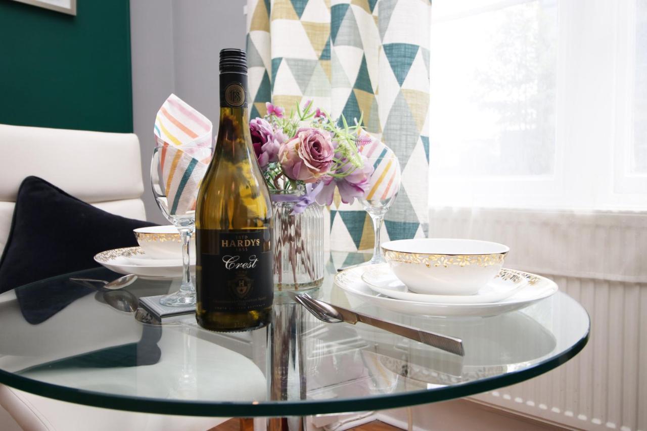 Sleek And Stylish 2 Bed In Clifton - Garden Daire Bristol Dış mekan fotoğraf